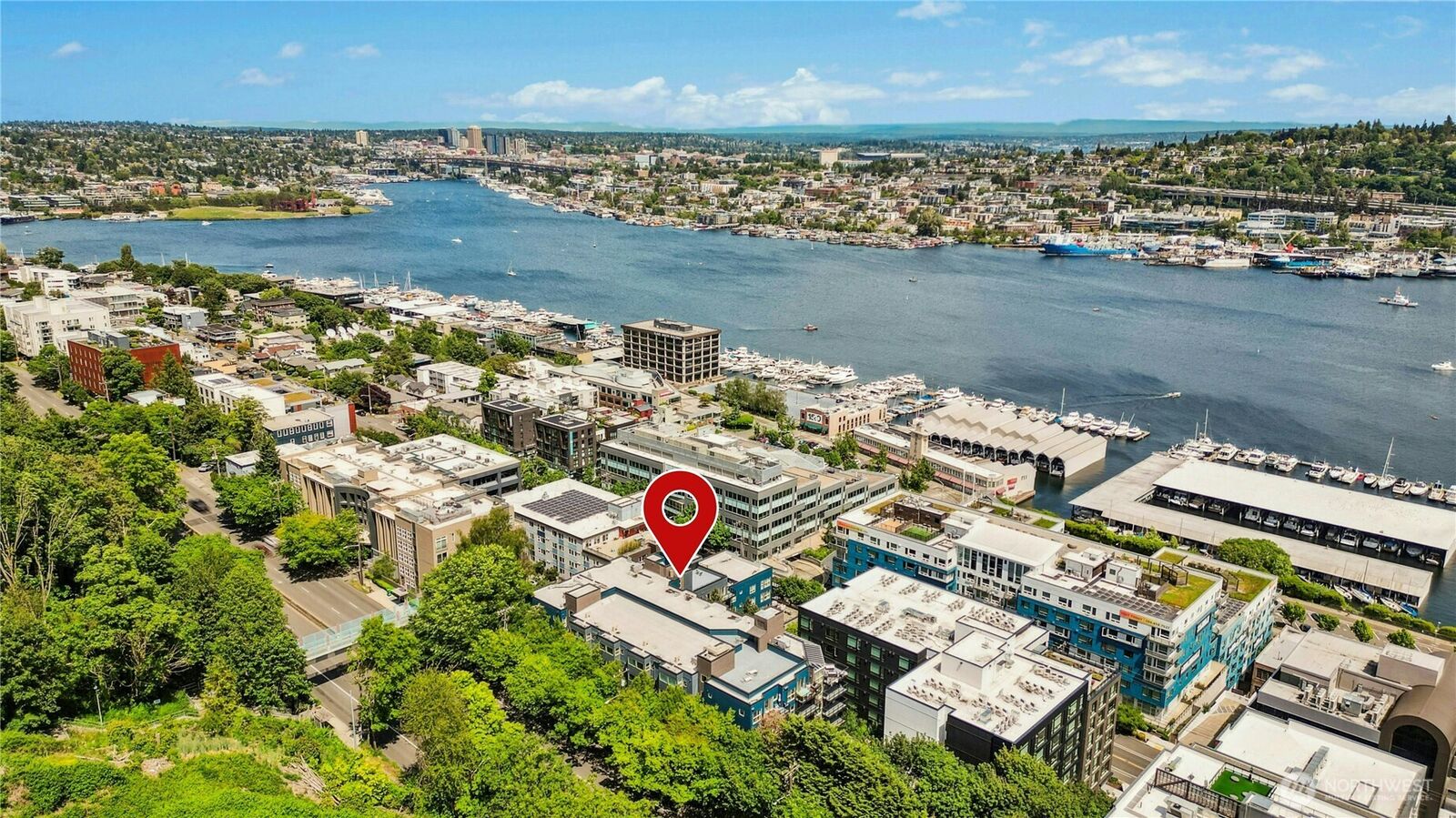 Property Photo:  701  Galer Street 808  WA 98109 
