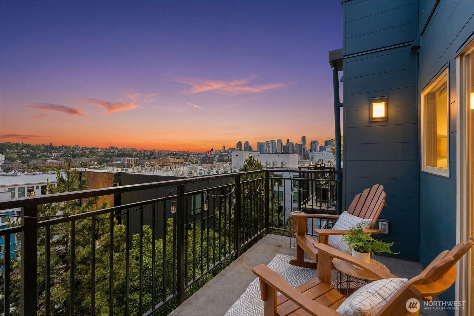 Property Photo:  701  Galer Street 808  WA 98109 