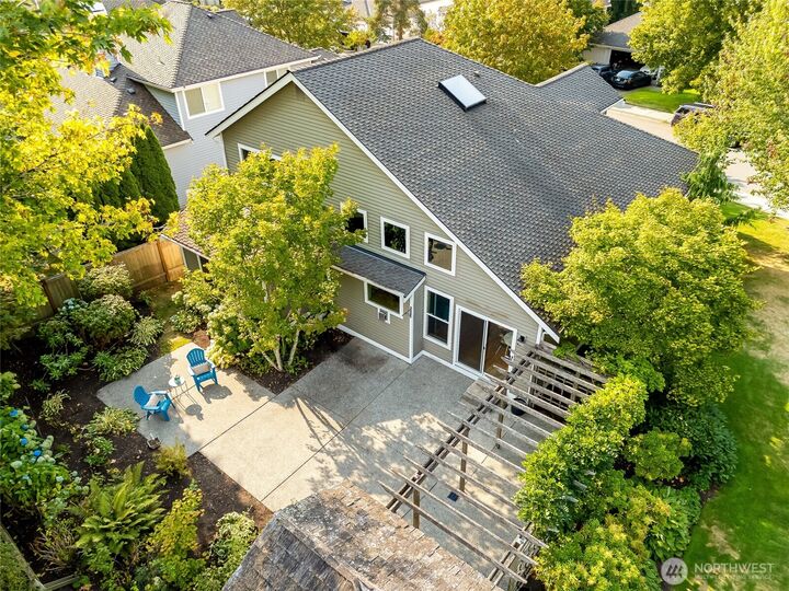 Property Photo:  626  40th Place  WA 98201 