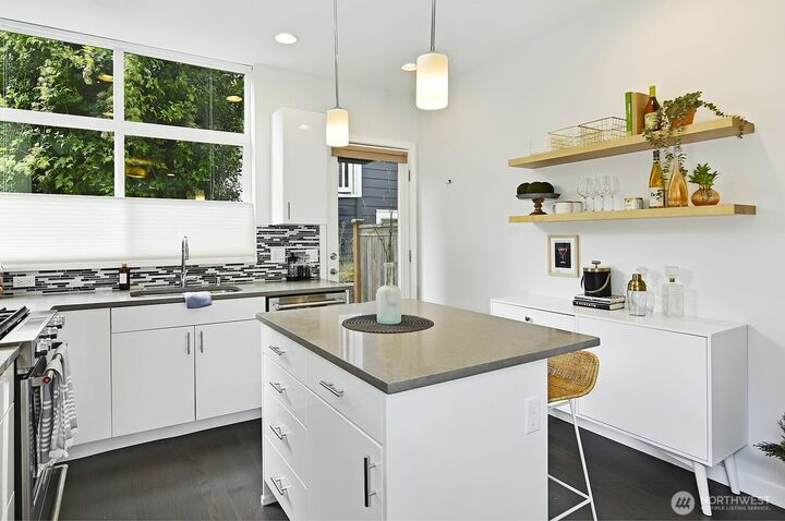 Property Photo:  1159 NE 55th Street  WA 98105 