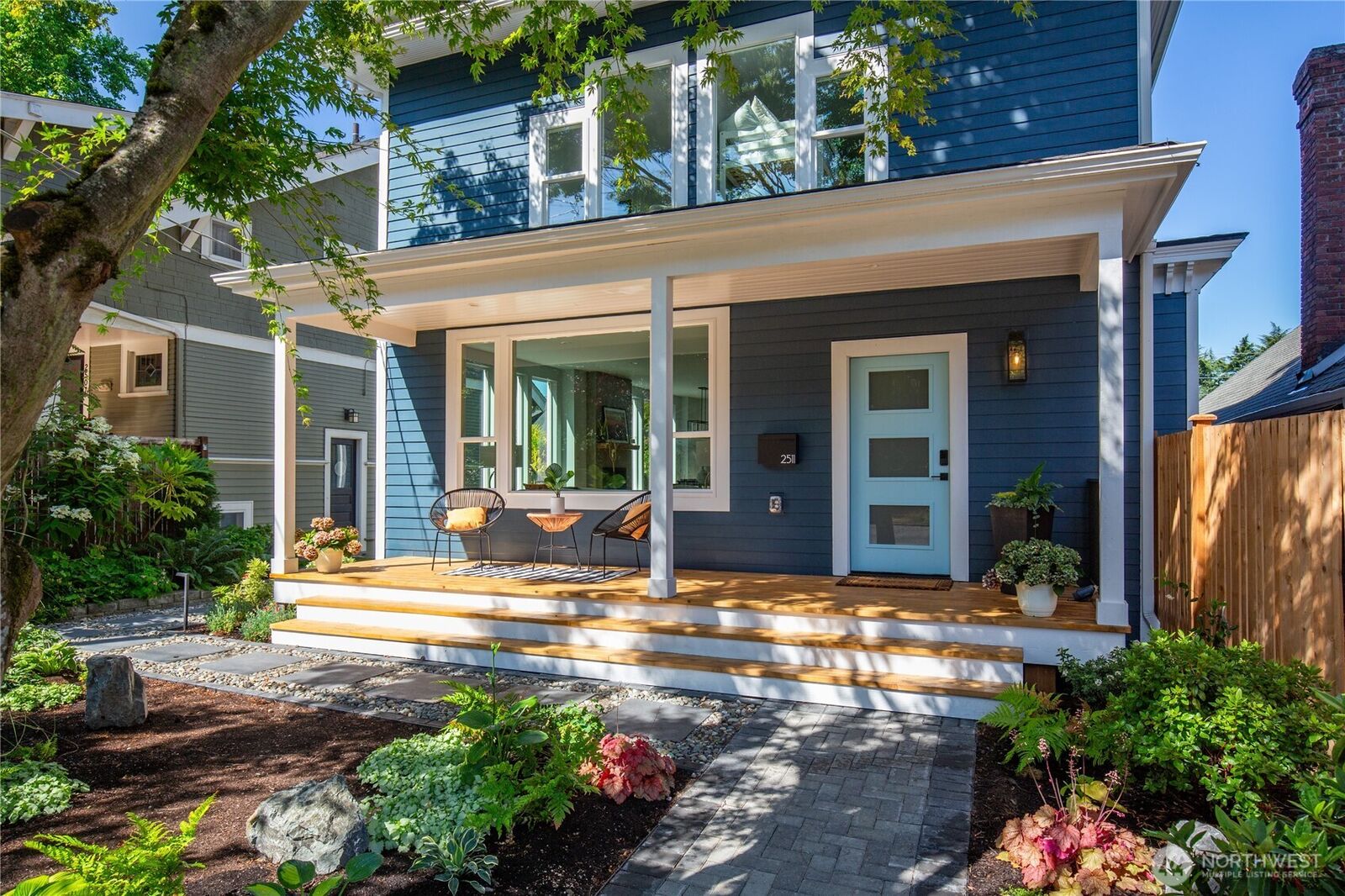 Property Photo:  2511  2nd Avenue W  WA 98119