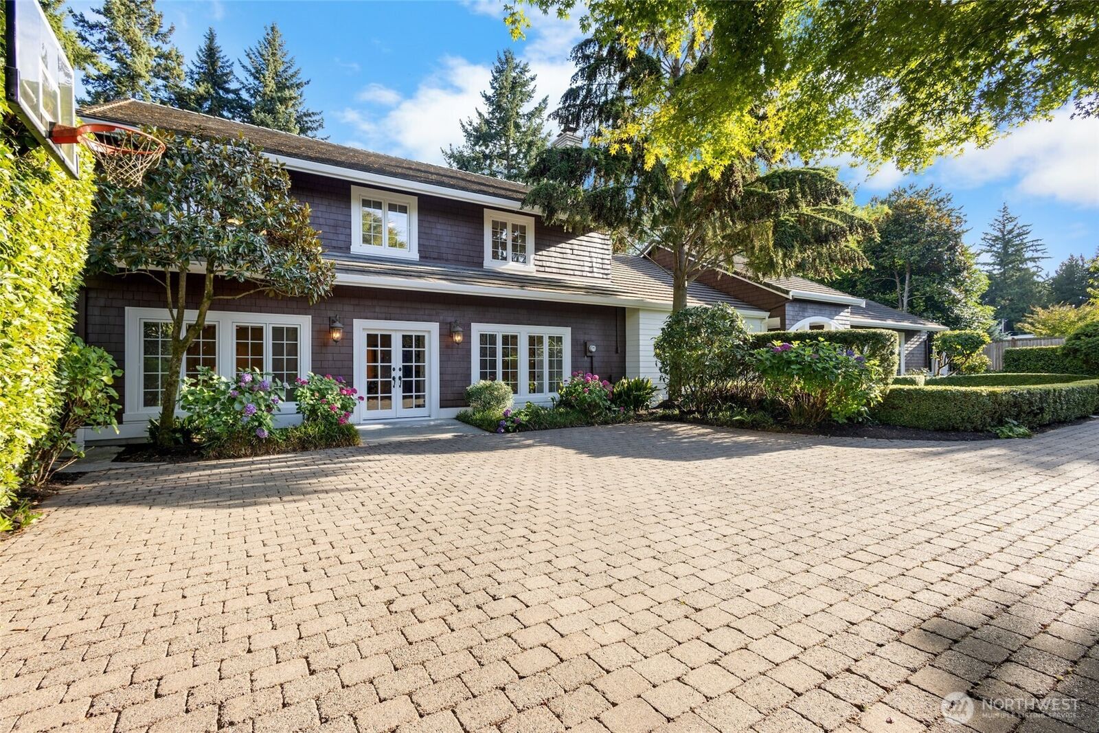 Property Photo: 7641 NE 12th Street WA 98039