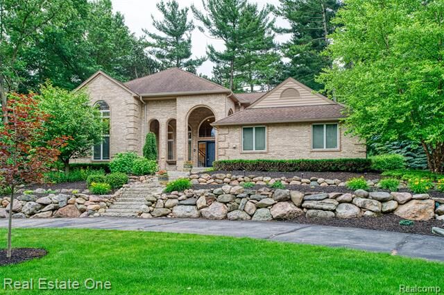 Property Photo:  5258 Hidden Pines Drive  MI 48116 
