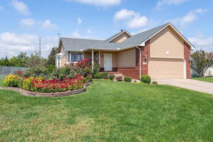 Property Photo: 729 S Bedford KS 67207-4320