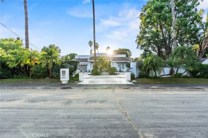5907 Oakdale Avenue  Woodland Hills CA 91367 photo