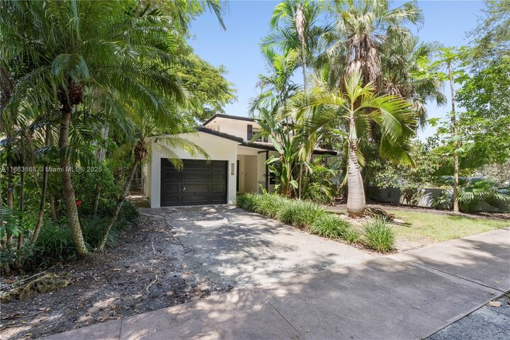 5520 San Vicente St  Coral Gables FL 33146 photo