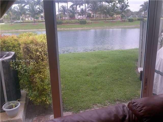Property Photo: 1555 NE 33rd Rd 104-2 FL 33033
