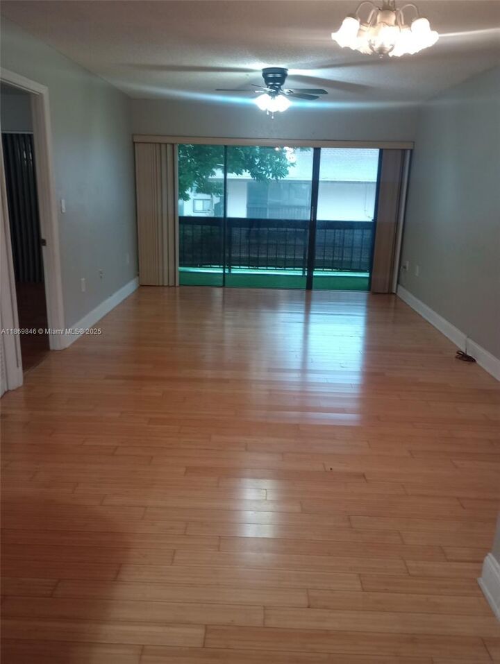Property Photo: 5775 Washington St L22 FL 33023