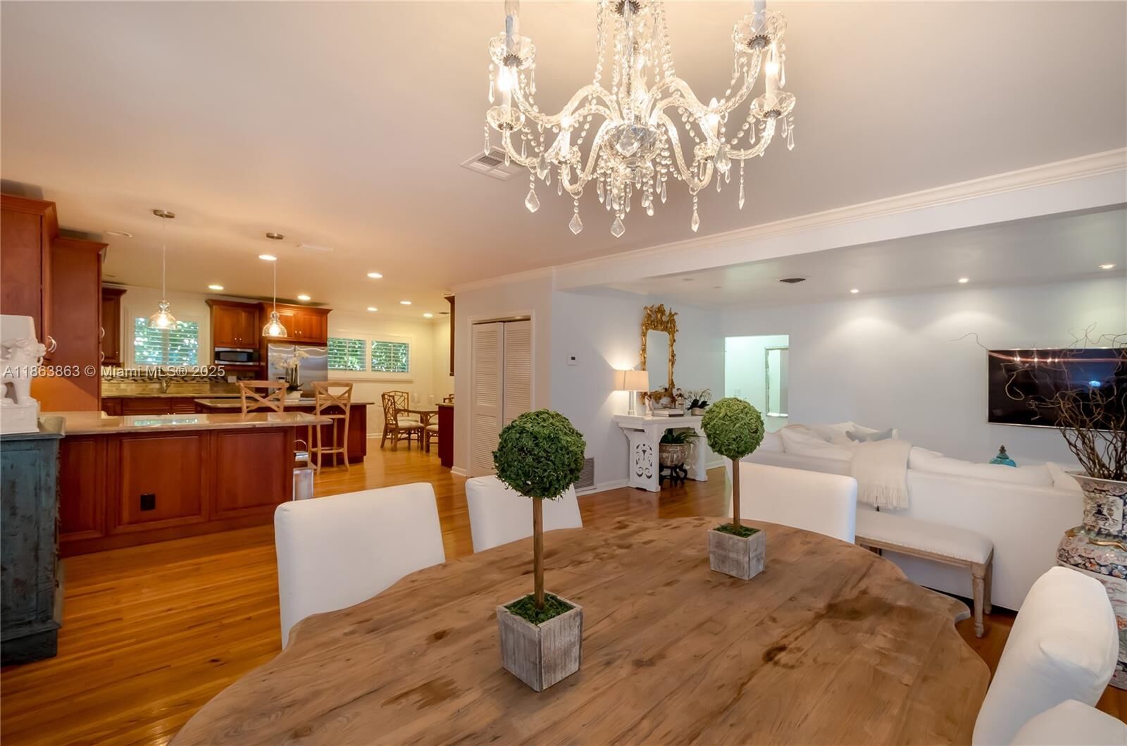 Property Photo: 605 Altara Ave FL 33146