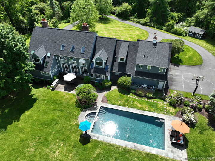 Property Photo:  16 Oak Bluff  CT 06001 