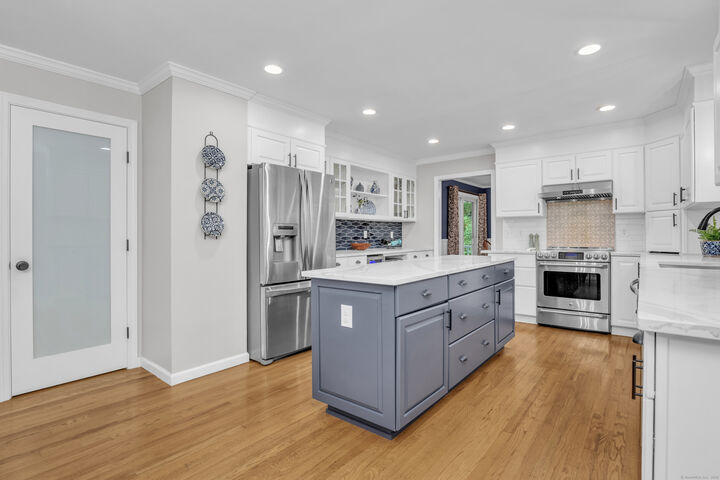 Property Photo:  10 Lantern Ridge Road  CT 06403 