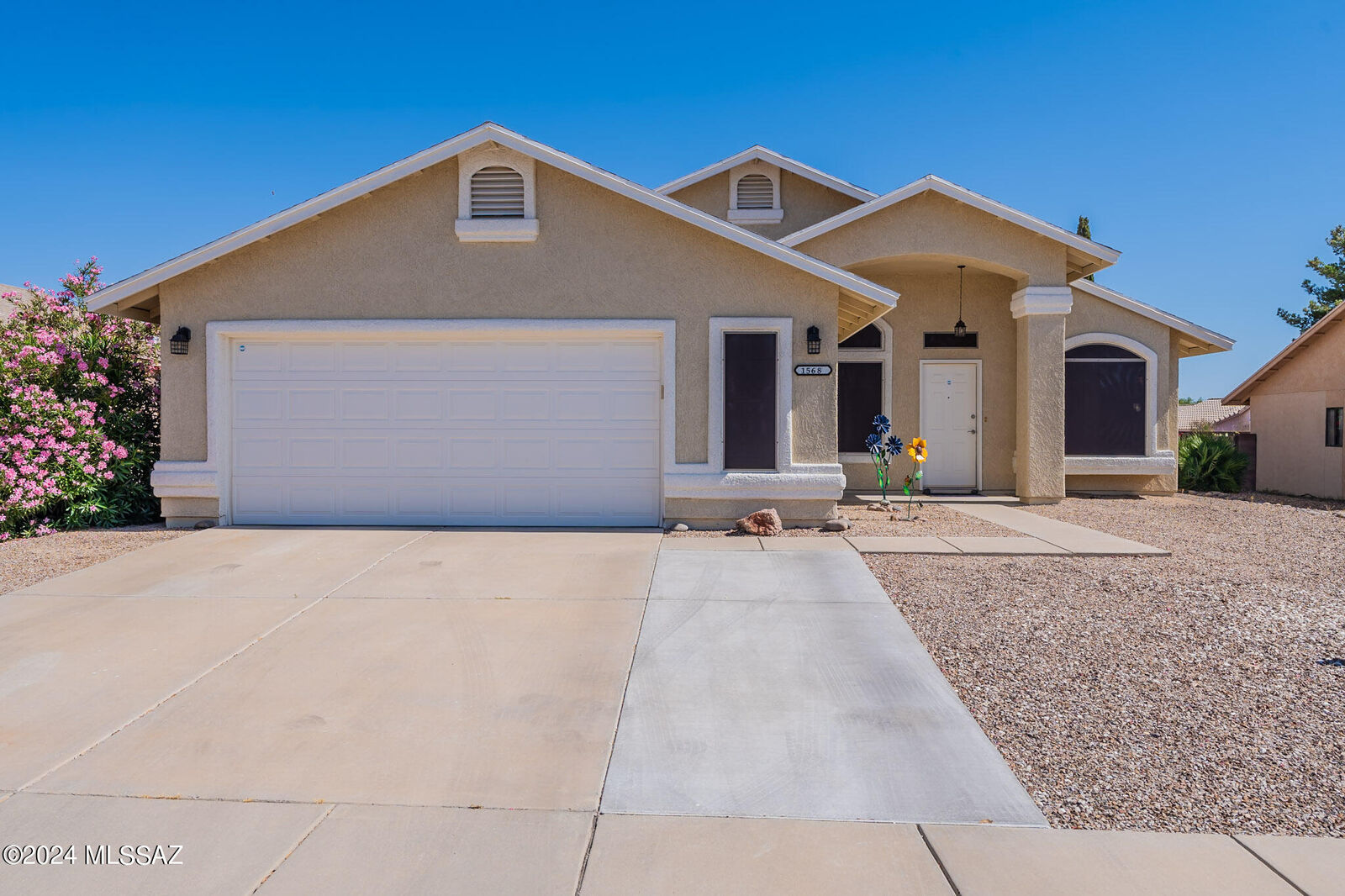 Property Photo: 1568 W Camino Acierto AZ 85629