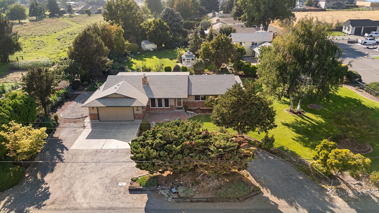 Property Photo: 1216 N Rd 56 WA 99301