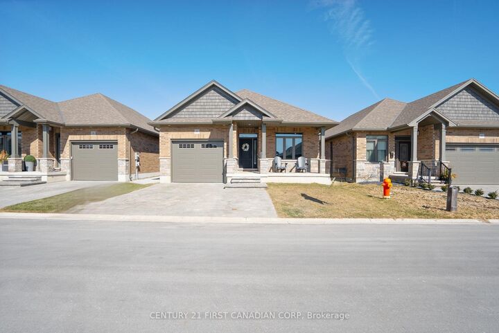 Property Photo:  159 Collins Way 19  ON N7G 0G8 