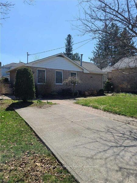 Property Photo:  500 Canterbury Street  ON N4S 4K7