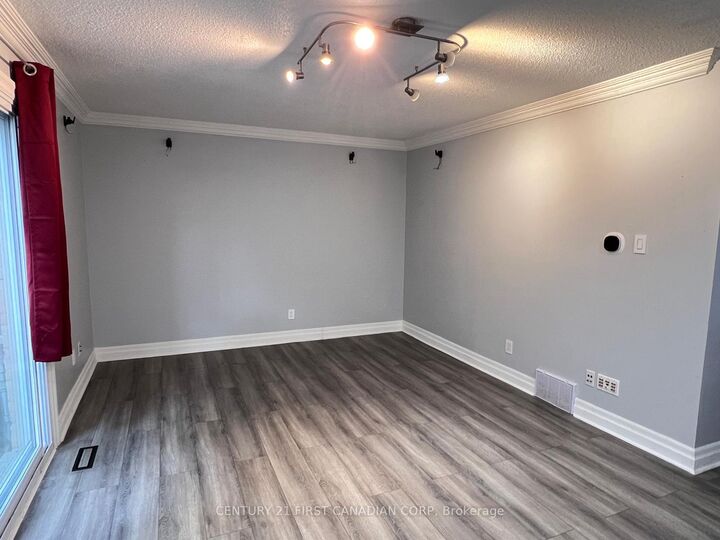 Property Photo:  1247 Huron Street 3  ON N5Y 4X7 