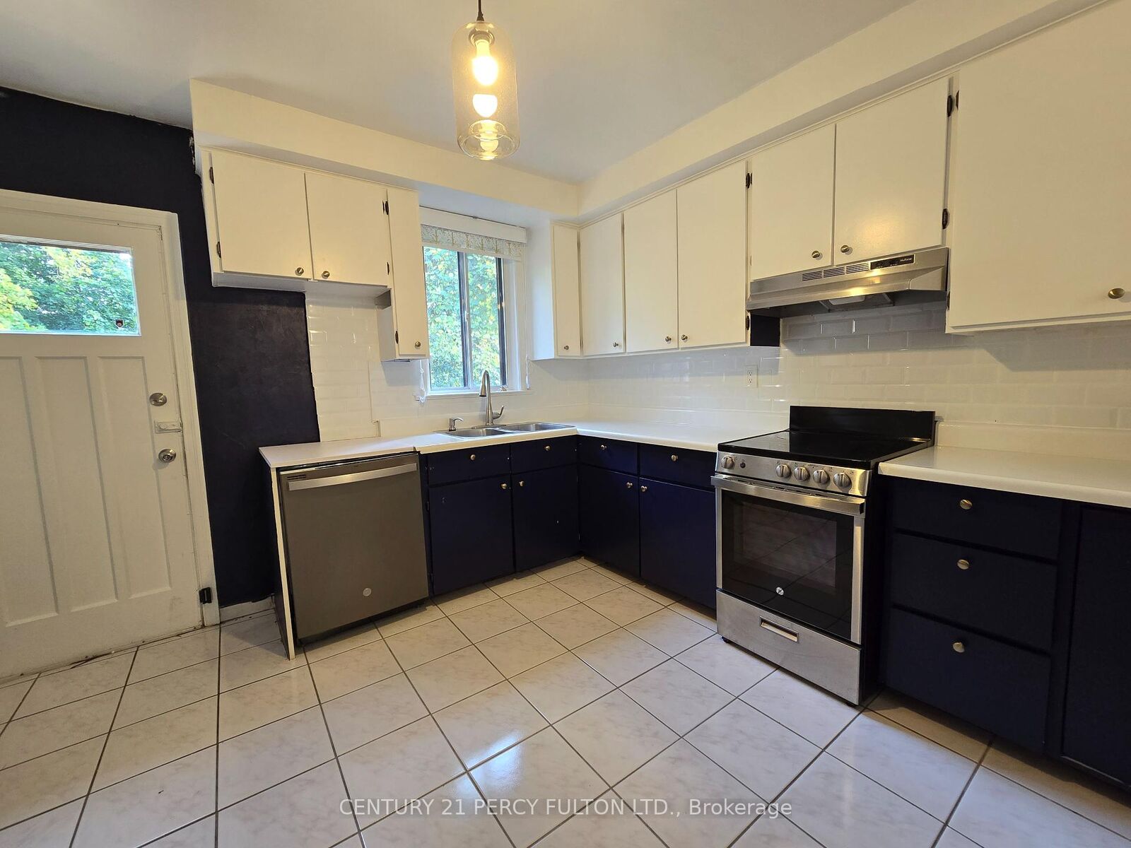 Property Photo: 109 Norton Avenue ON M2N 4A4