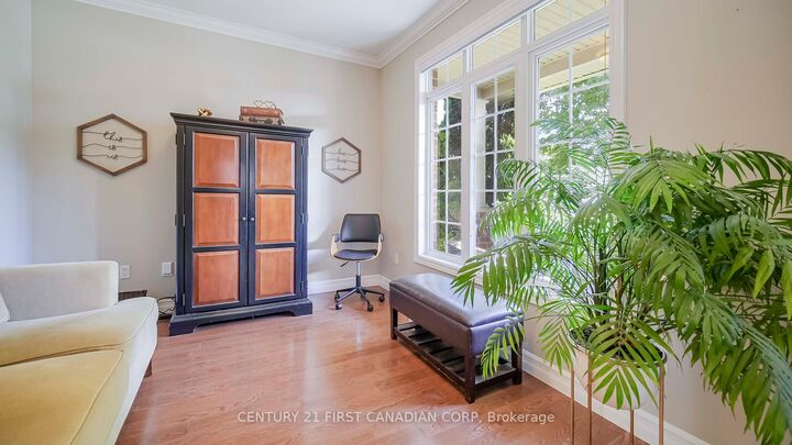 Photo de la propriété: 327 Richmeadow Road ON N6H 5T2