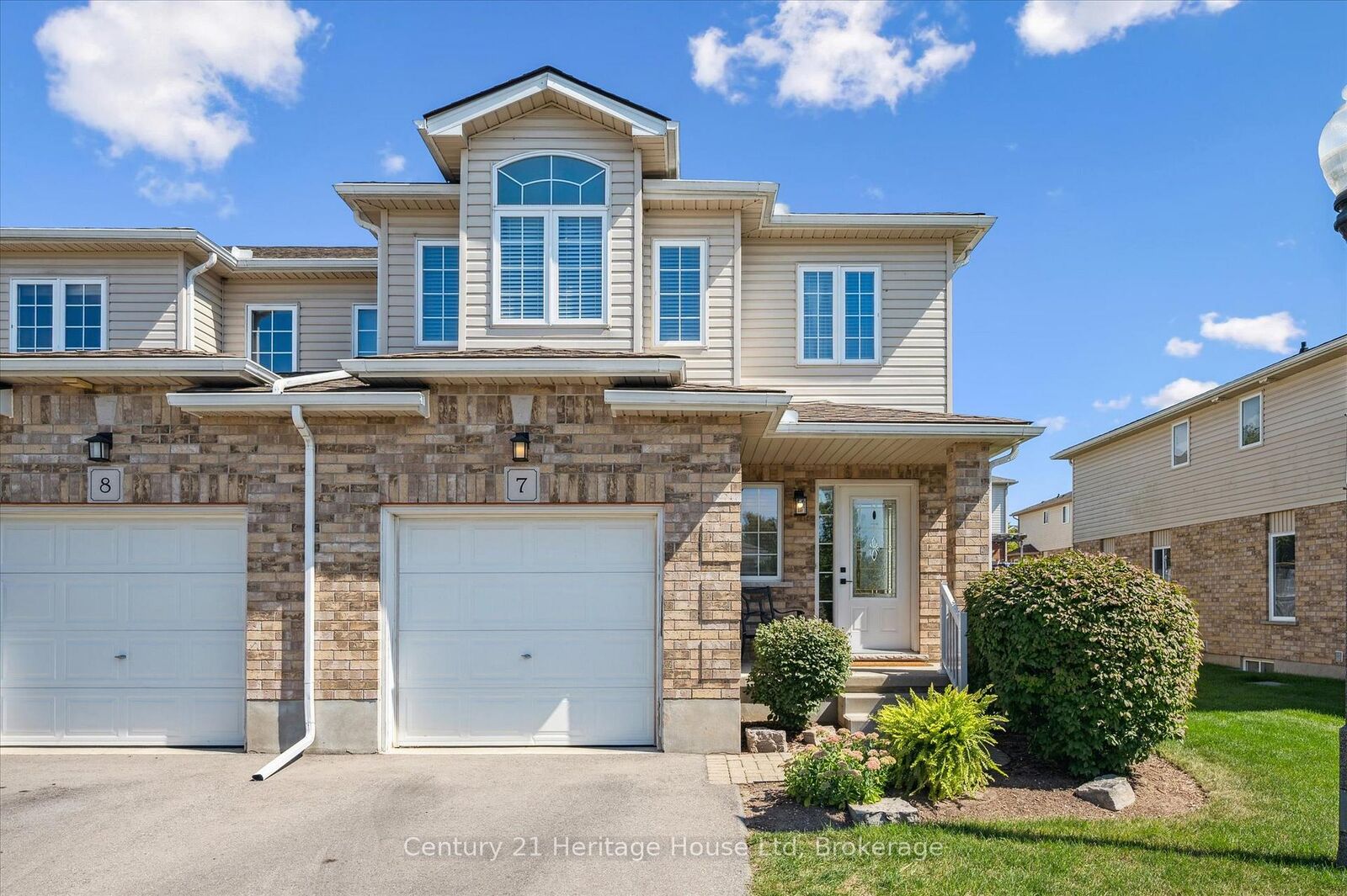 Photo de la propriété: 20 Shackleton Drive 7 ON N1E 0C5