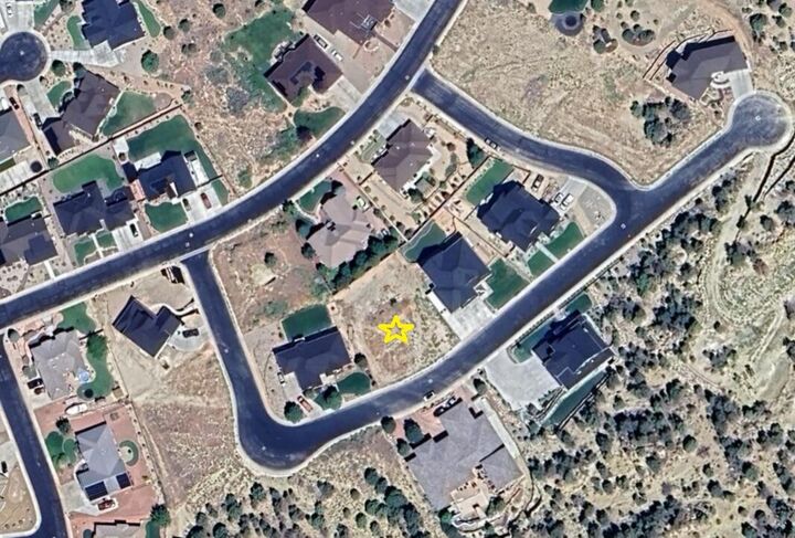 Property Photo: 1931 N Mahogany Cir UT 84721