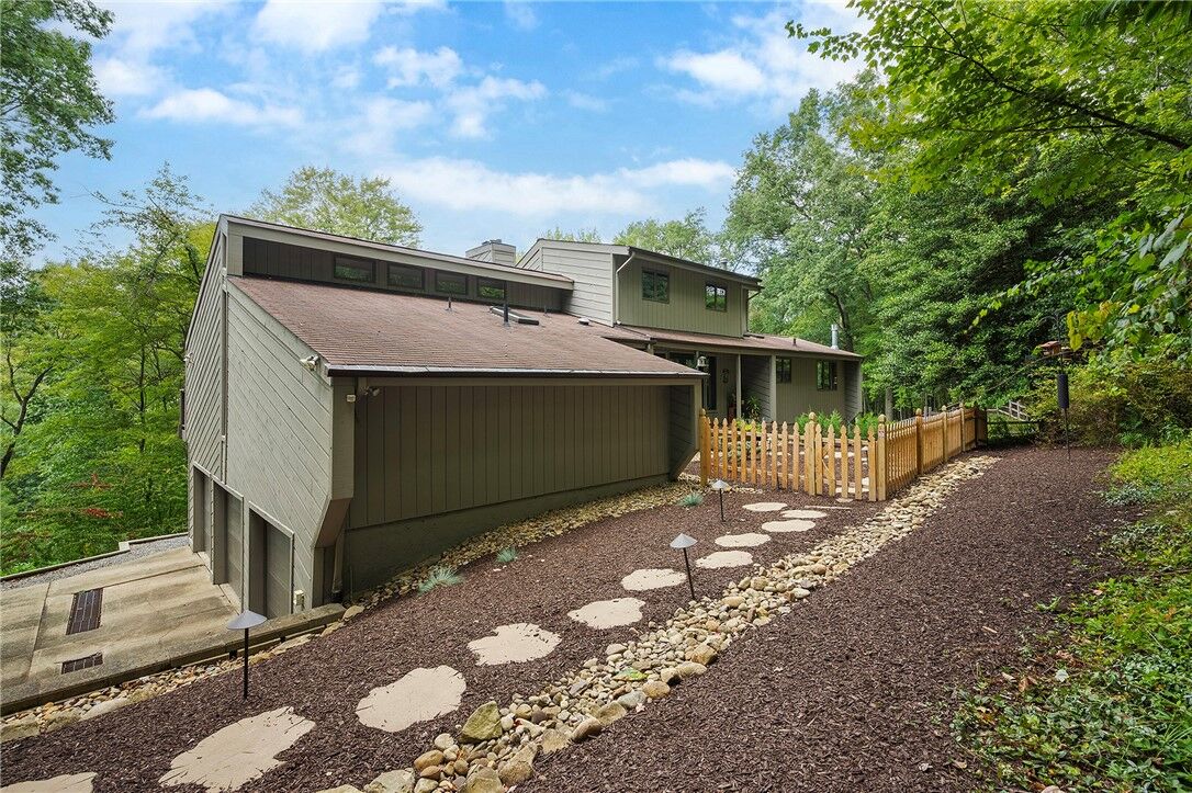 Property Photo: 2638 Woodmont Ln PA 15090