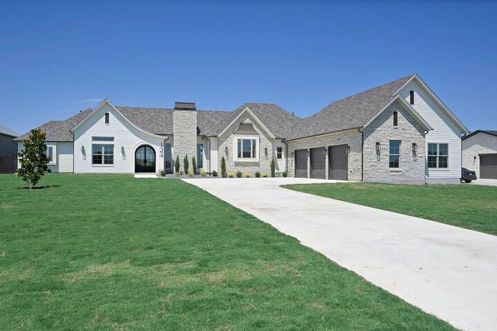 124 Tambra Lea Lane  Liberty Hill TX 78642 photo