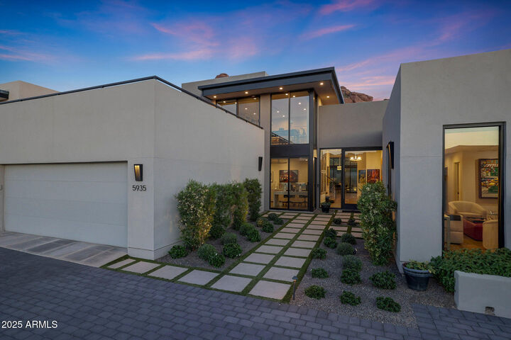 Property Photo:  5935 N Echo Canyon Lane  AZ 85018 