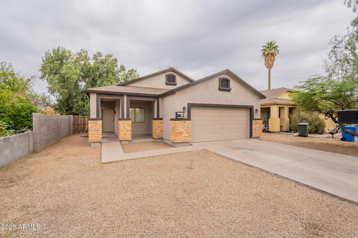 Property Photo:  2210 N 27th Place  AZ 85008 