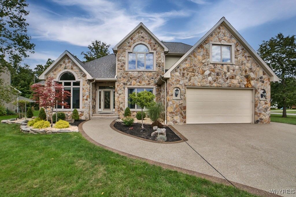 Property Photo: 15 Forest Creek Court NY 14072