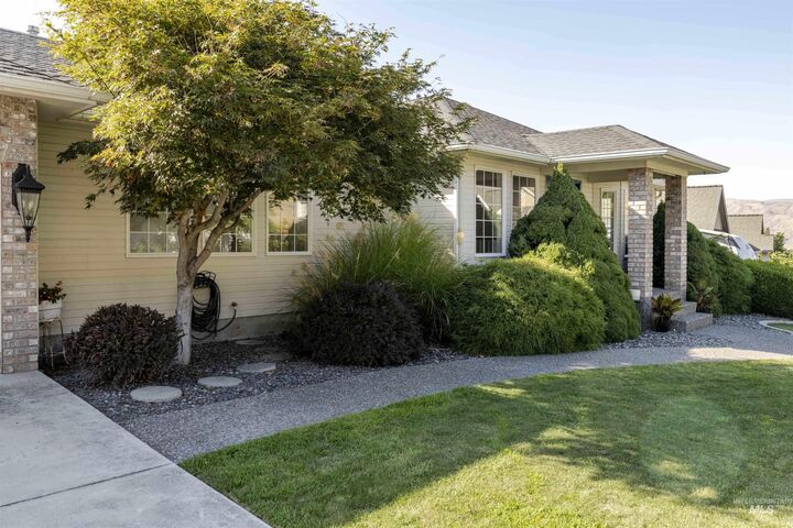 Property Photo:  331 Reservoir Dr  ID 83501 