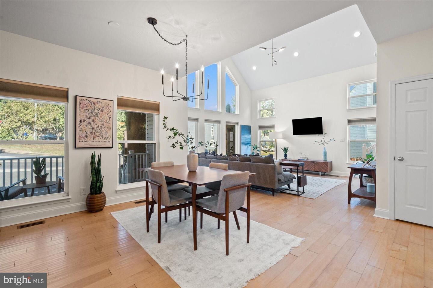 Property Photo: 2046 S Shirlington Road VA 22204
