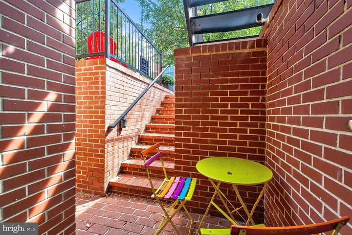 Property Photo:  1306 8th Street NW 1  DC 20001 
