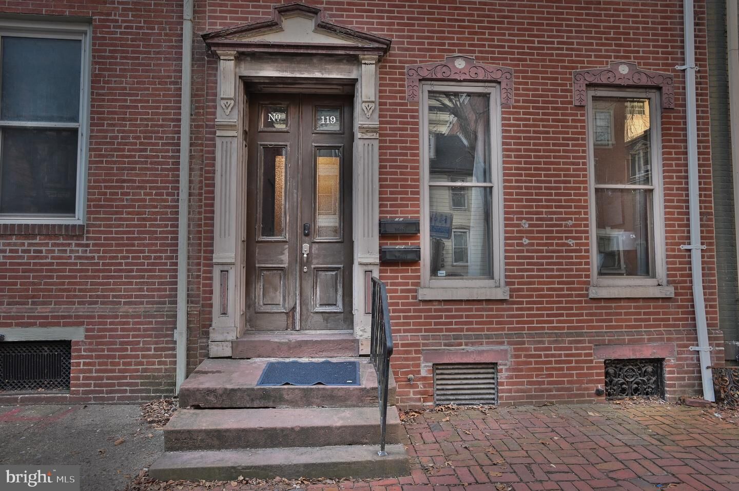Property Photo: 119 Locust Street PA 17101
