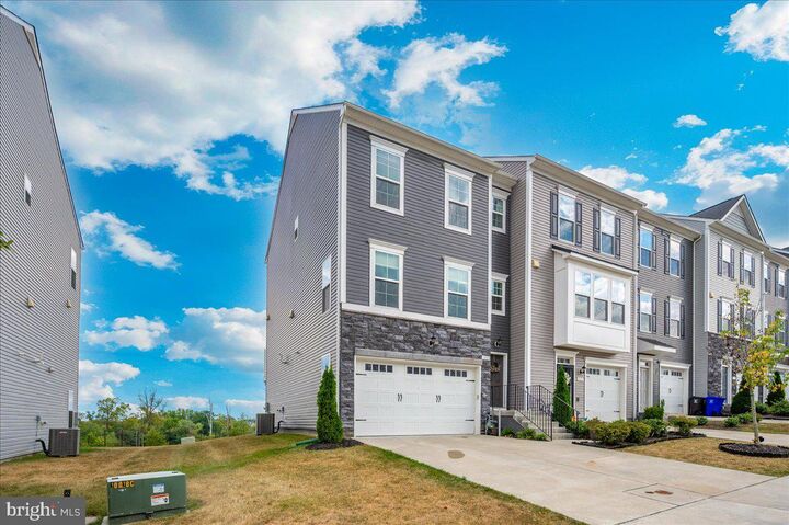 Property Photo: 1013 Highpoint Trail MD 20707