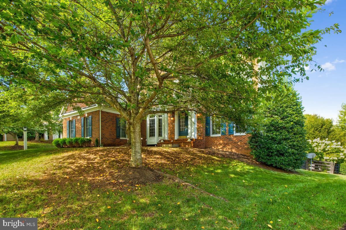 Property Photo:  24188 Spring Meadow Circle  VA 20105