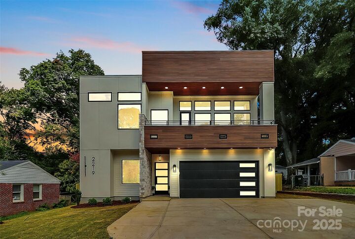 2219 Shamrock Drive  Charlotte NC 28205 photo