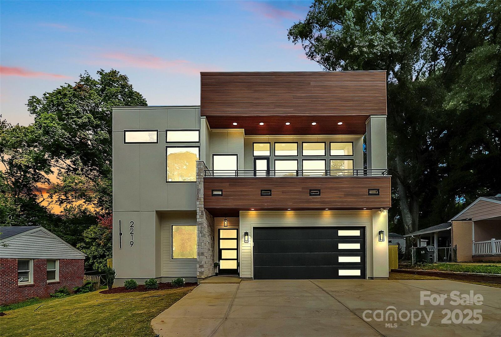 Property Photo: 2219 Shamrock Drive NC 28205