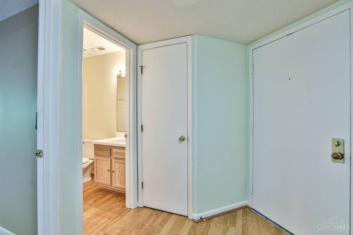 Property Photo: 11535 Regency Square Court OH 45231