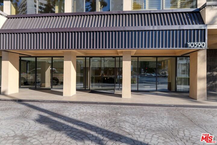 Property Photo:  10590 Wilshire Blvd  CA 90024 