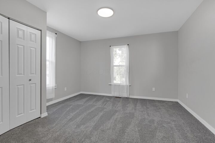 Property Photo: 148 W Park Avenue OH 43222