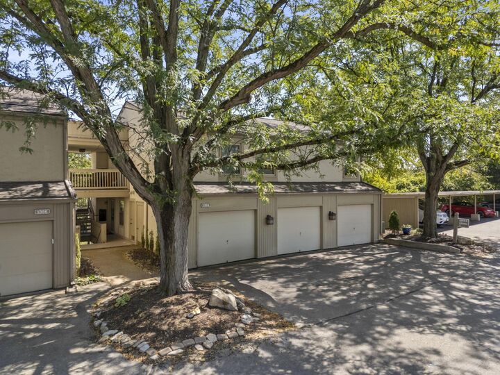 Property Photo: 1324 Lake Shore Drive OH 43204