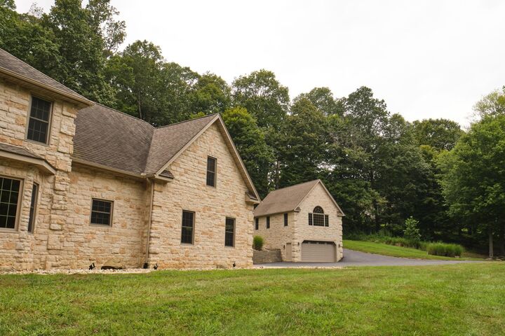 Property Photo: 1189 Ridge NE Road OH 43130