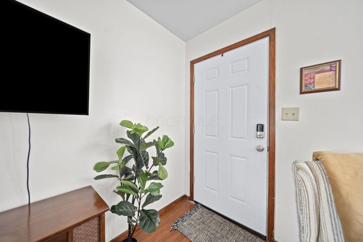 Property Photo: 975 E 14th Avenue OH 43211