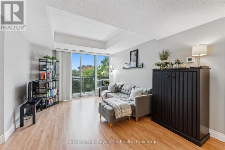 Property Photo:  105 Bagot Street 403  ON N1H 8H4 