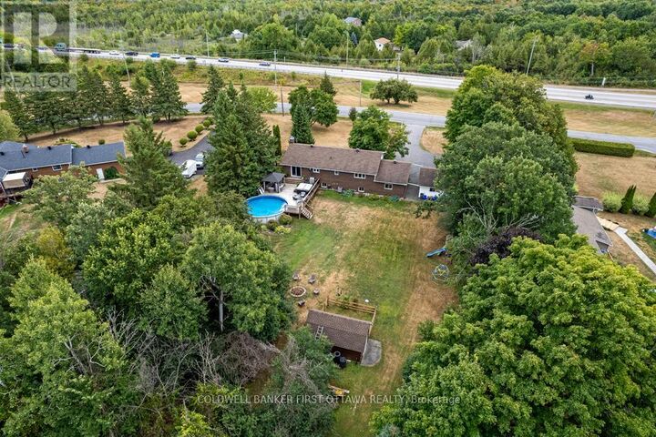 Property Photo: 376 Napoleon Street ON K7C 4V5