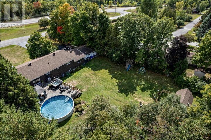 Property Photo: 376 Napoleon Street ON K7C 4V5