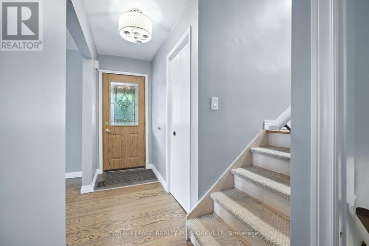 Photo de la propriété: 158 Bonaventure Drive ON L9C 4P9