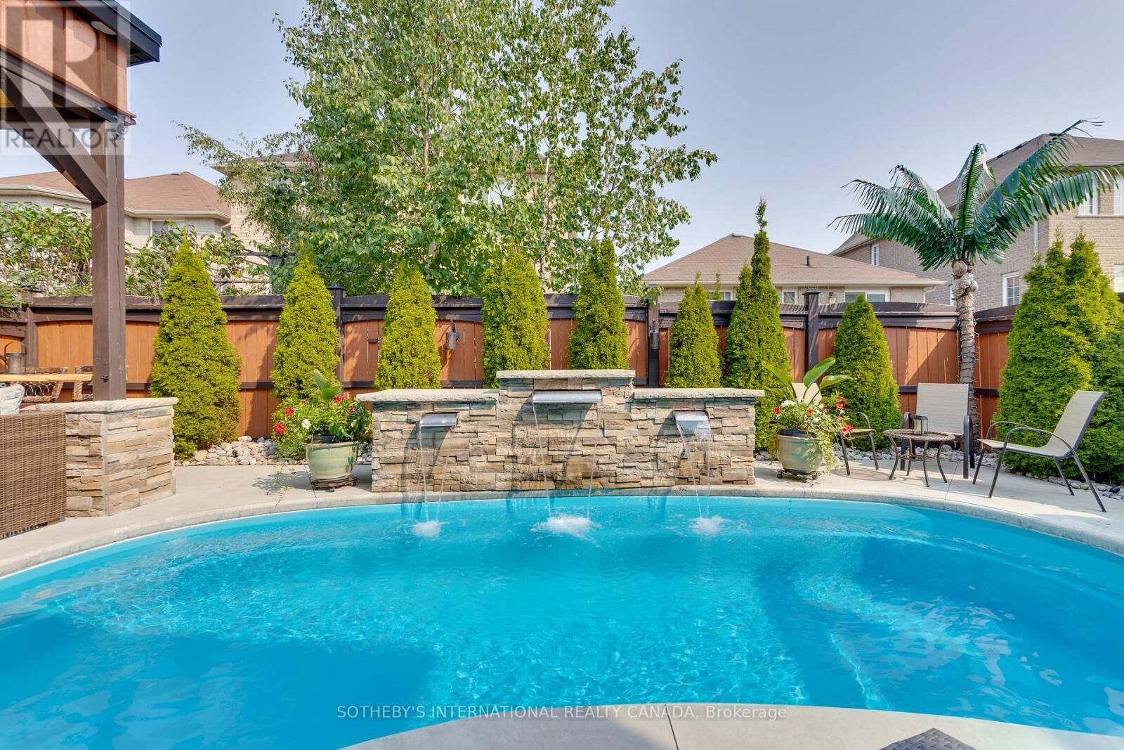 Property Photo: 12 Parisian Crescent ON L4N 0Y9