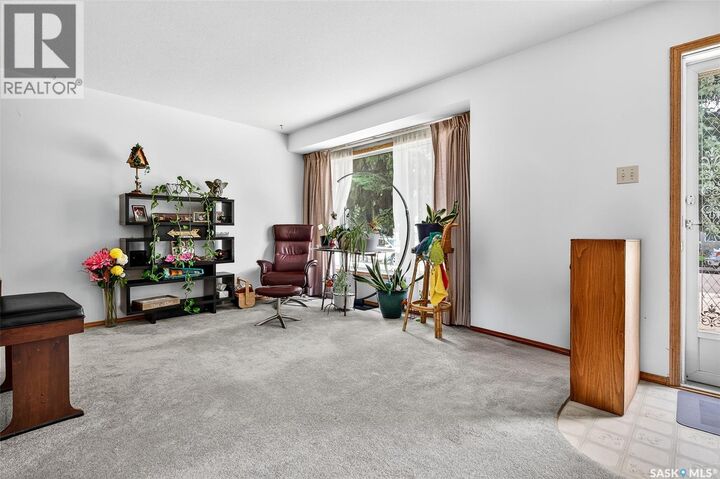Property Photo:  1138 7th Avenue NW  SK S6H 4C5 