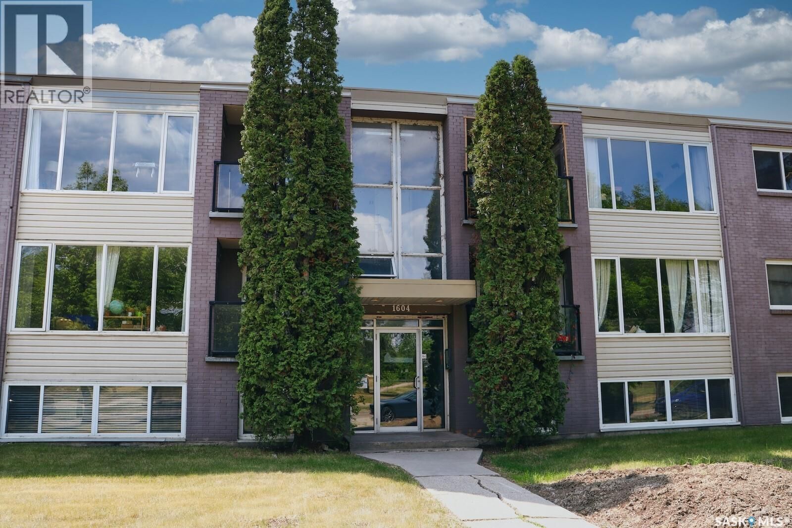 Property Photo:  3 1604 Main Street  SK S7H 0L7 